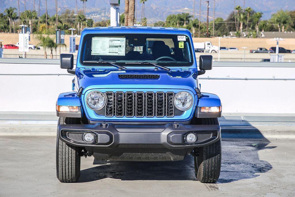 new 2025 Jeep Gladiator car, priced at $41,442