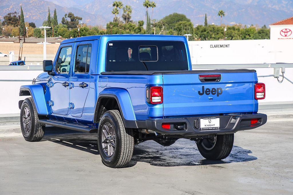 new 2025 Jeep Gladiator car, priced at $41,442