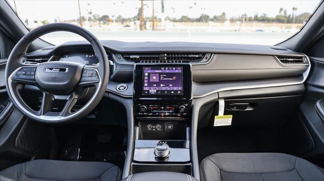 new 2025 Jeep Grand Cherokee car, priced at $32,175