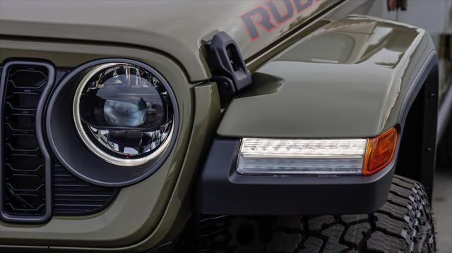 new 2025 Jeep Gladiator car, priced at $52,915