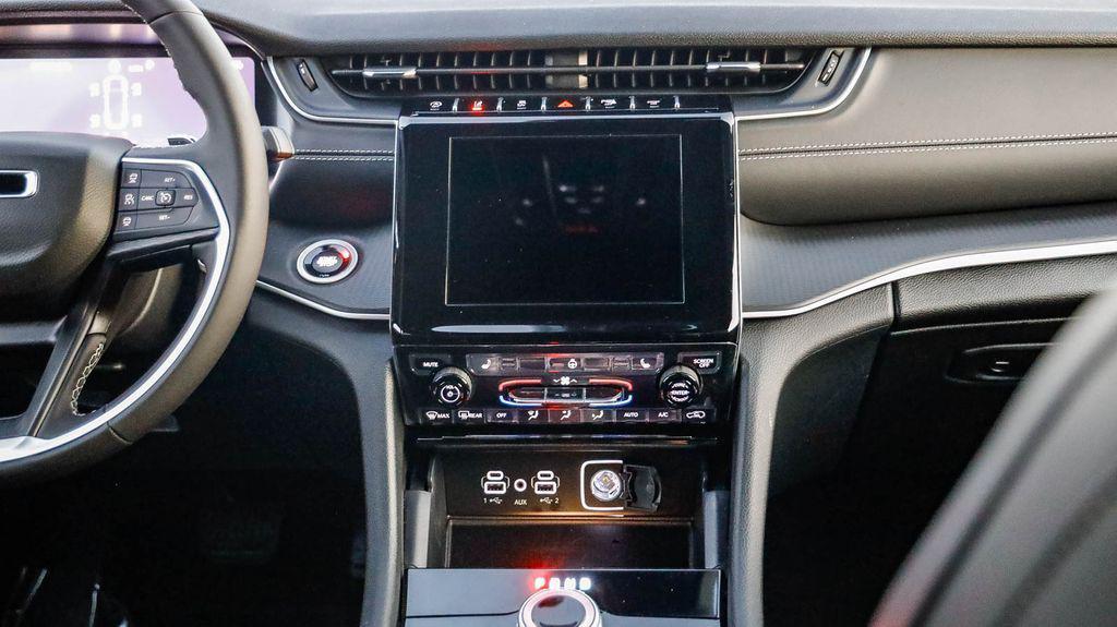 new 2025 Jeep Grand Cherokee L car, priced at $40,045