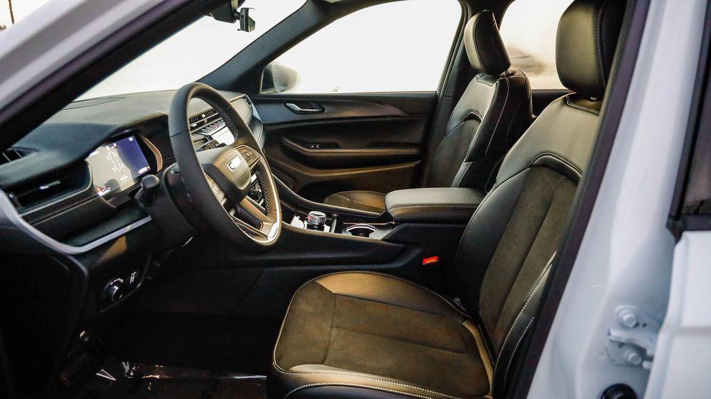 new 2025 Jeep Grand Cherokee L car, priced at $40,045