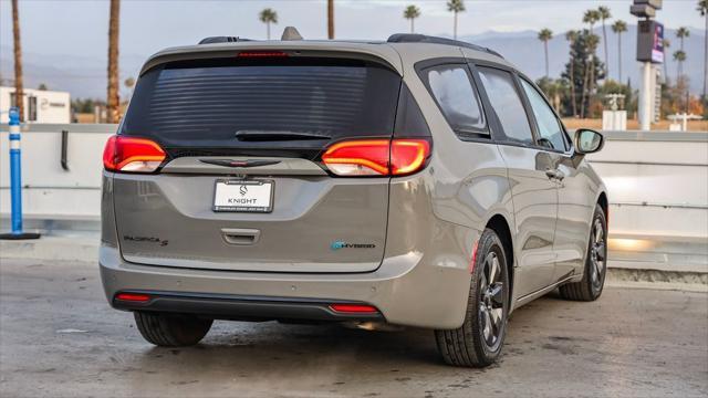 used 2020 Chrysler Pacifica Hybrid car, priced at $27,595