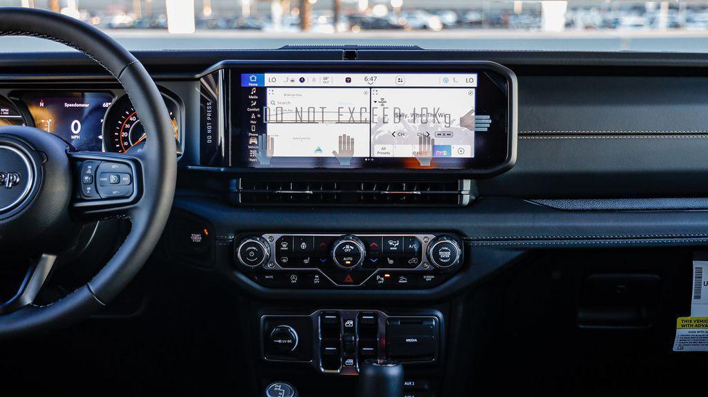 new 2025 Jeep Gladiator car, priced at $44,424