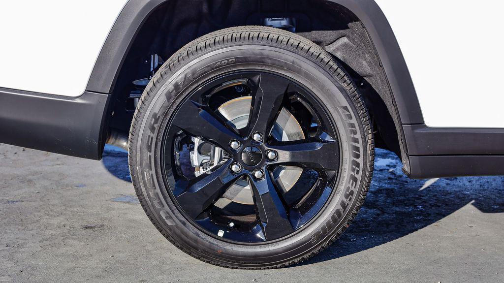 new 2025 Jeep Grand Cherokee L car, priced at $38,800