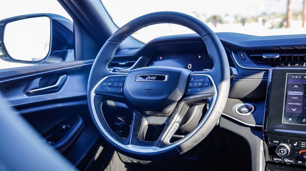 new 2025 Jeep Grand Cherokee L car, priced at $38,800