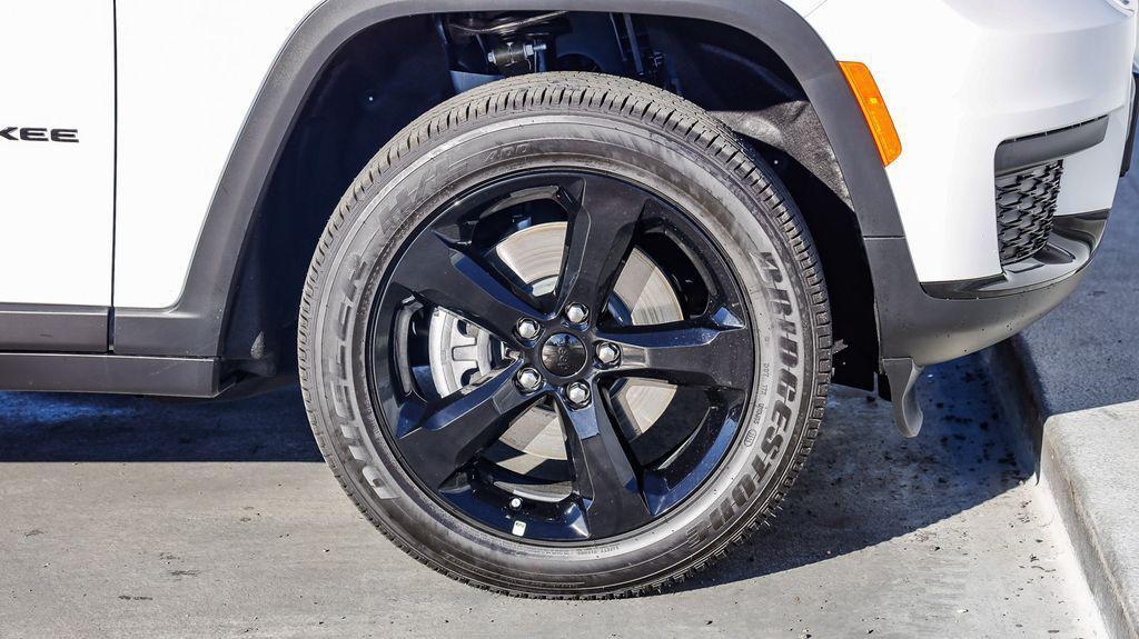 new 2025 Jeep Grand Cherokee L car, priced at $38,800