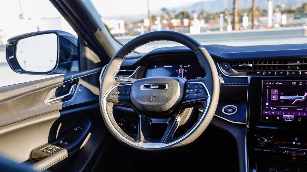 new 2025 Jeep Grand Cherokee car, priced at $38,584