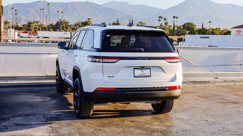 new 2025 Jeep Grand Cherokee car, priced at $38,584