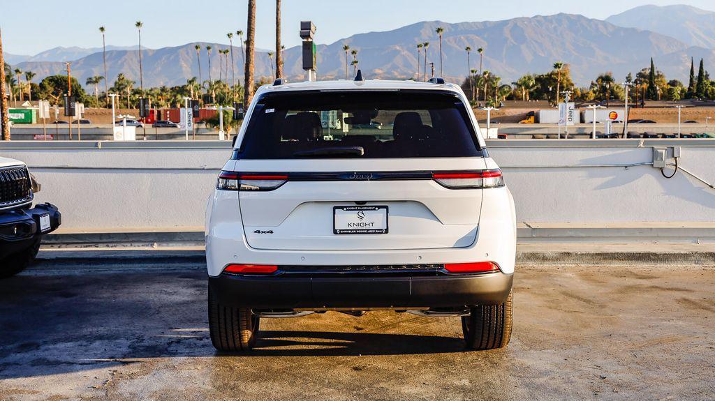 new 2025 Jeep Grand Cherokee car, priced at $38,584