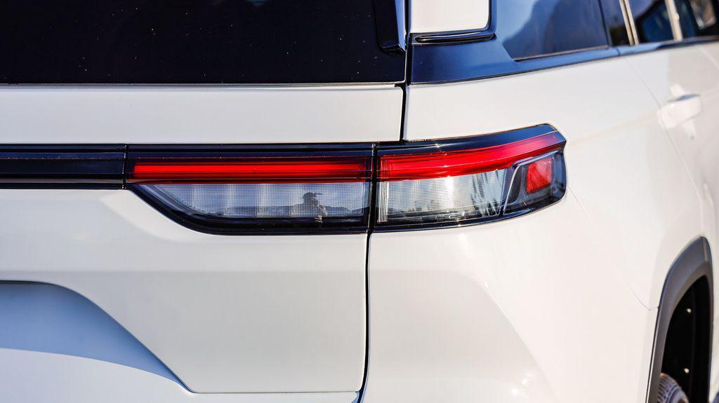 new 2025 Jeep Grand Cherokee car, priced at $38,584