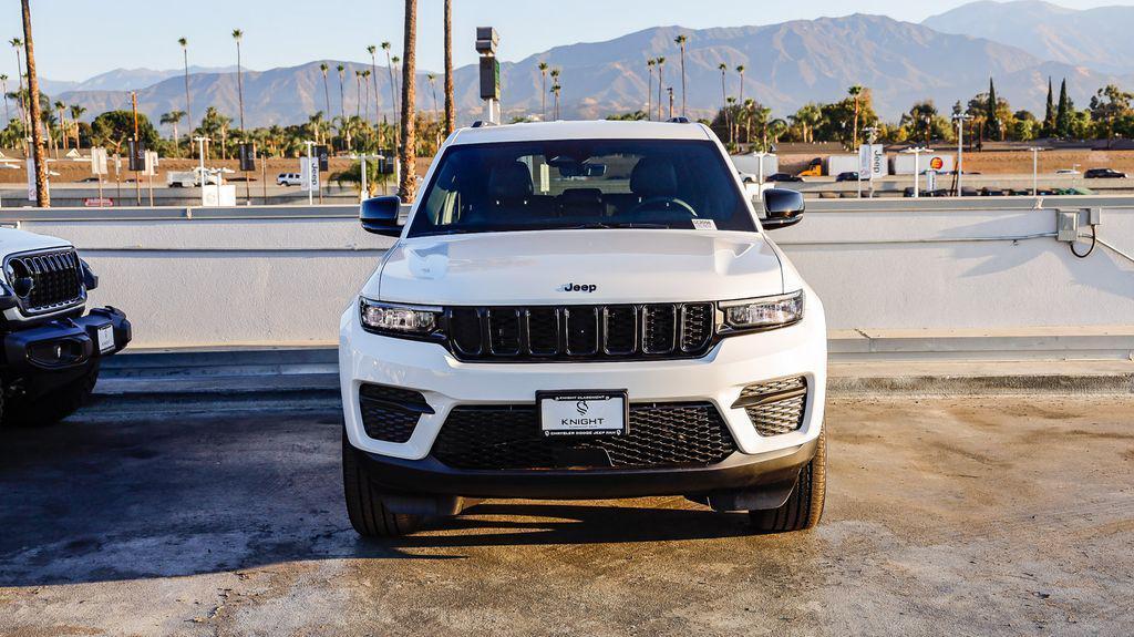 new 2025 Jeep Grand Cherokee car, priced at $38,584