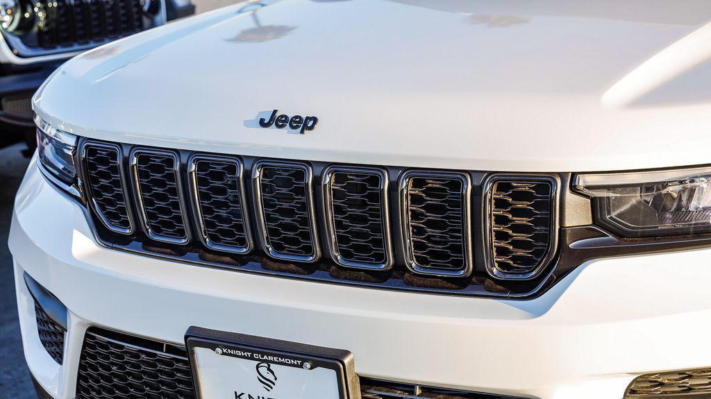 new 2025 Jeep Grand Cherokee car, priced at $38,584