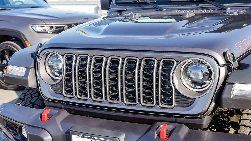 new 2025 Jeep Gladiator car, priced at $46,457