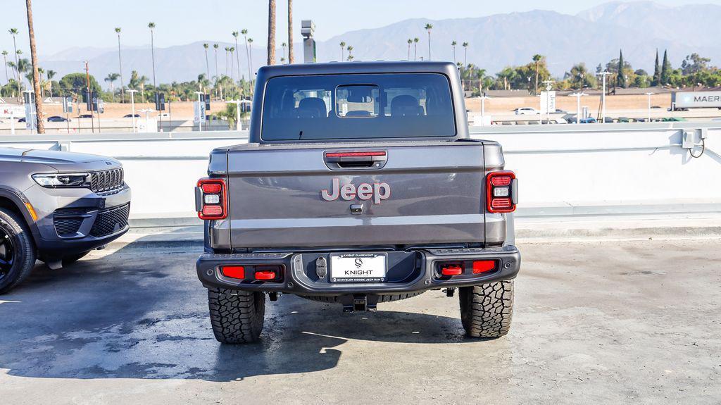 new 2025 Jeep Gladiator car, priced at $46,457