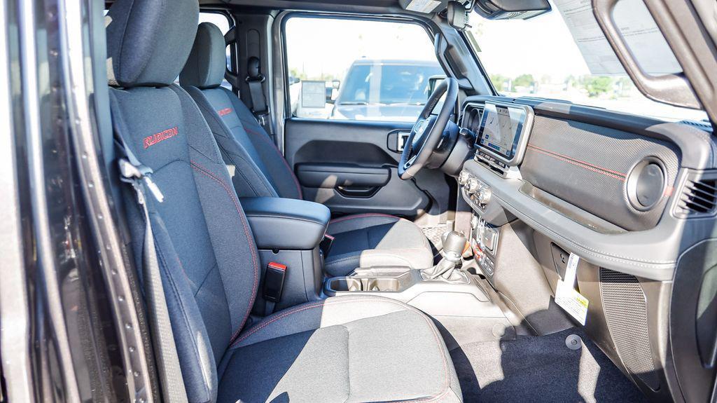 new 2025 Jeep Gladiator car, priced at $46,457