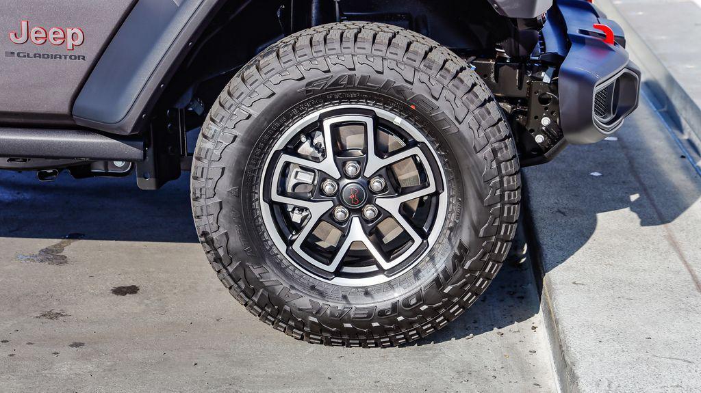 new 2025 Jeep Gladiator car, priced at $46,457