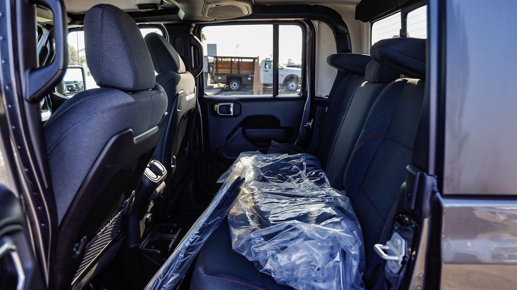 new 2025 Jeep Gladiator car, priced at $46,457