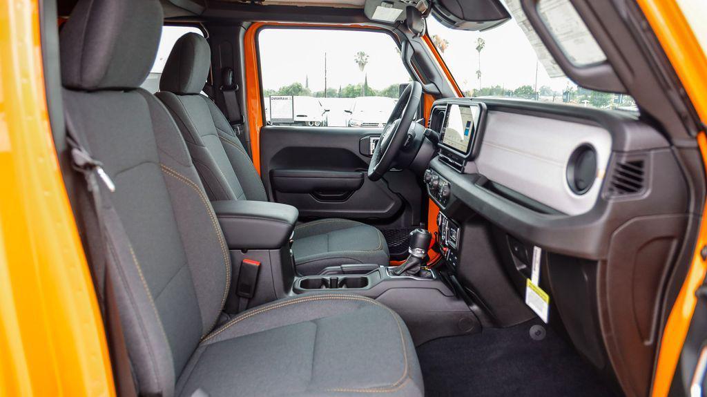 new 2025 Jeep Wrangler car, priced at $47,370