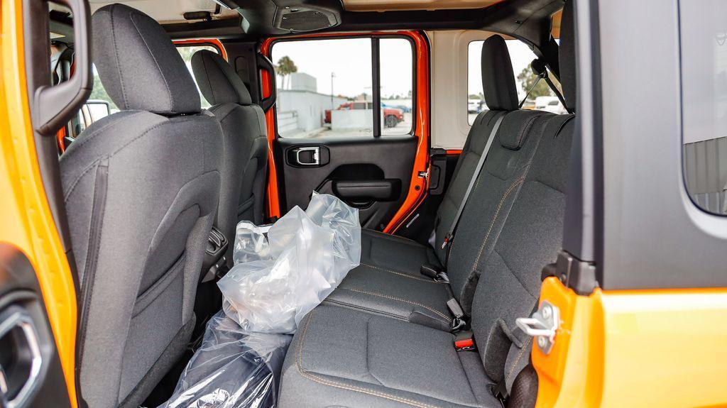 new 2025 Jeep Wrangler car, priced at $47,370