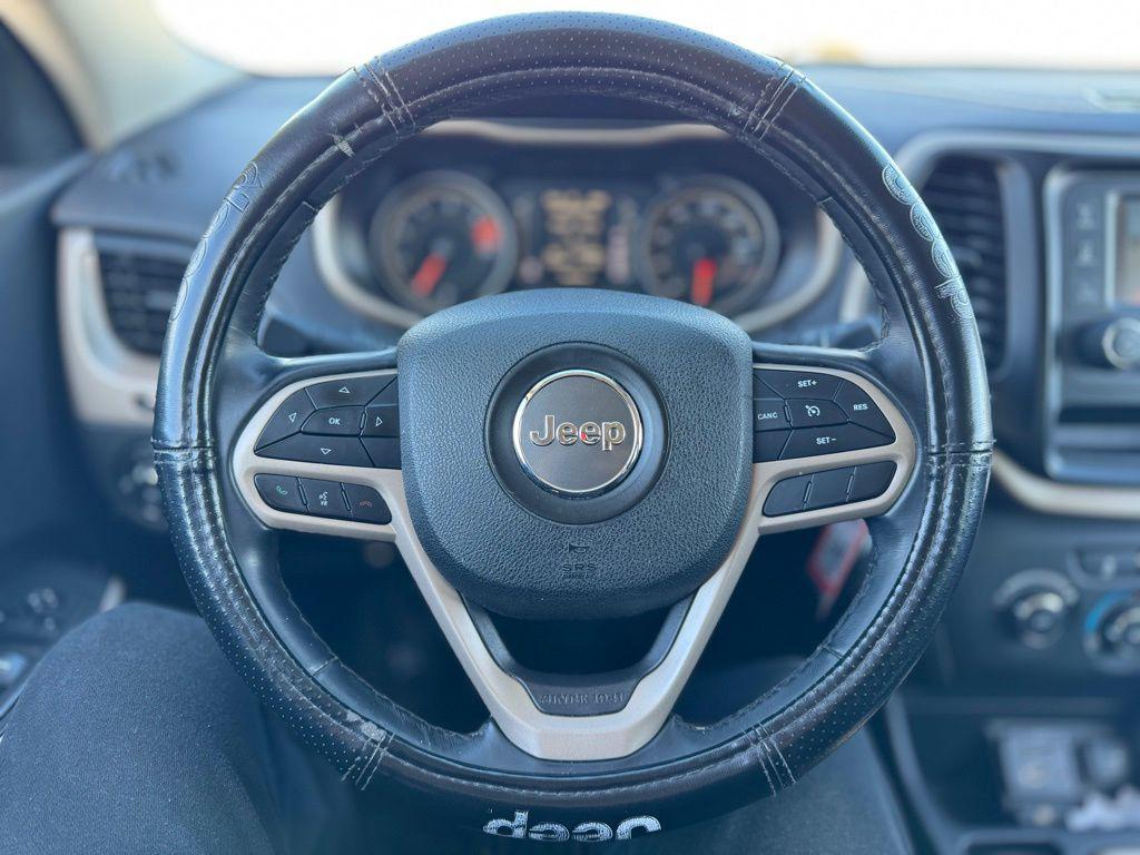 used 2018 Jeep Cherokee car, priced at $10,995