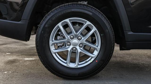 new 2025 Jeep Grand Cherokee car, priced at $32,970