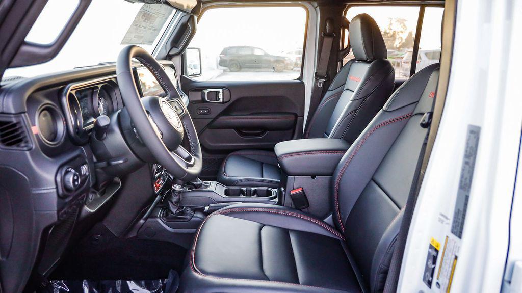 new 2025 Jeep Gladiator car, priced at $50,377