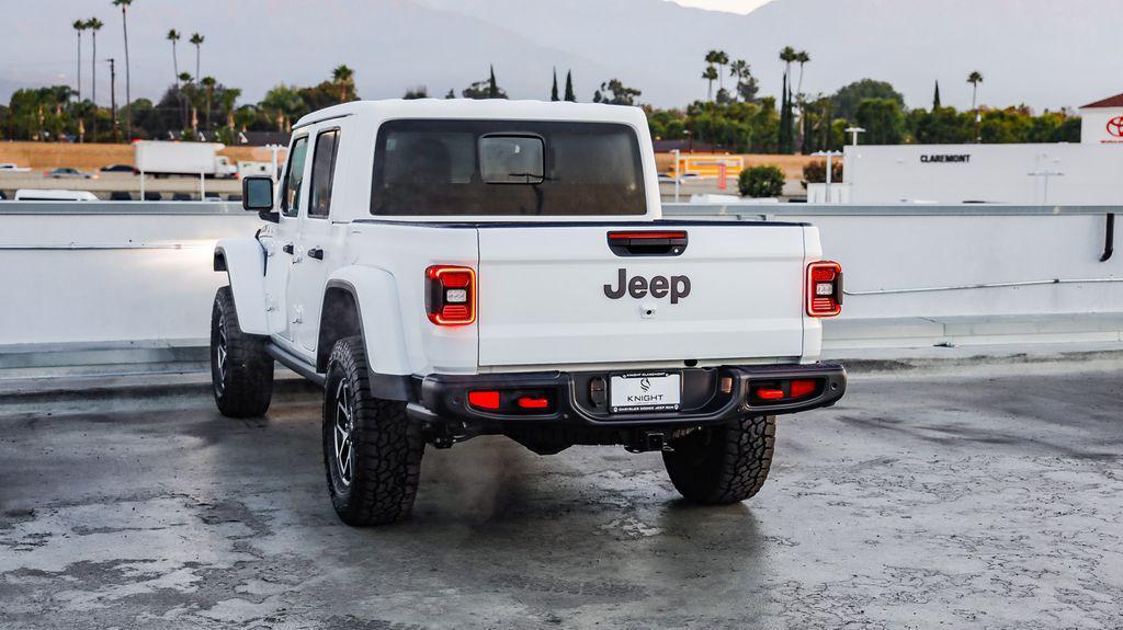 new 2025 Jeep Gladiator car, priced at $50,377