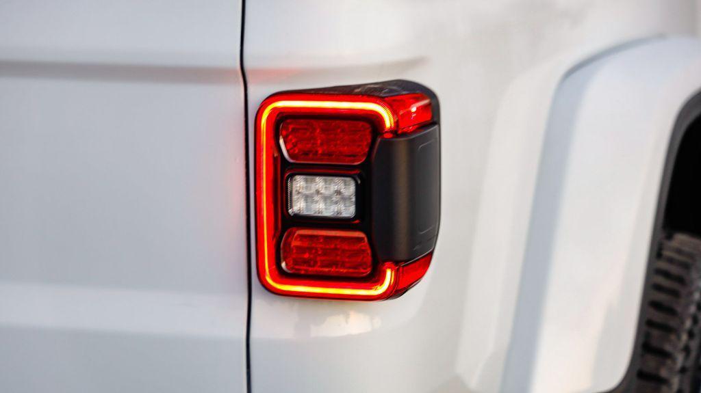 new 2025 Jeep Gladiator car, priced at $50,377