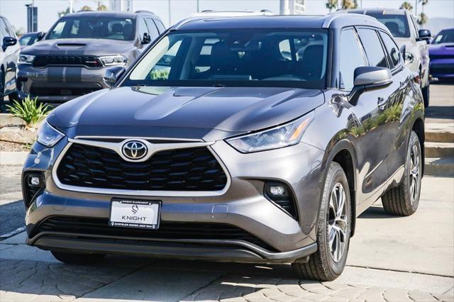 used 2021 Toyota Highlander car, priced at $30,395