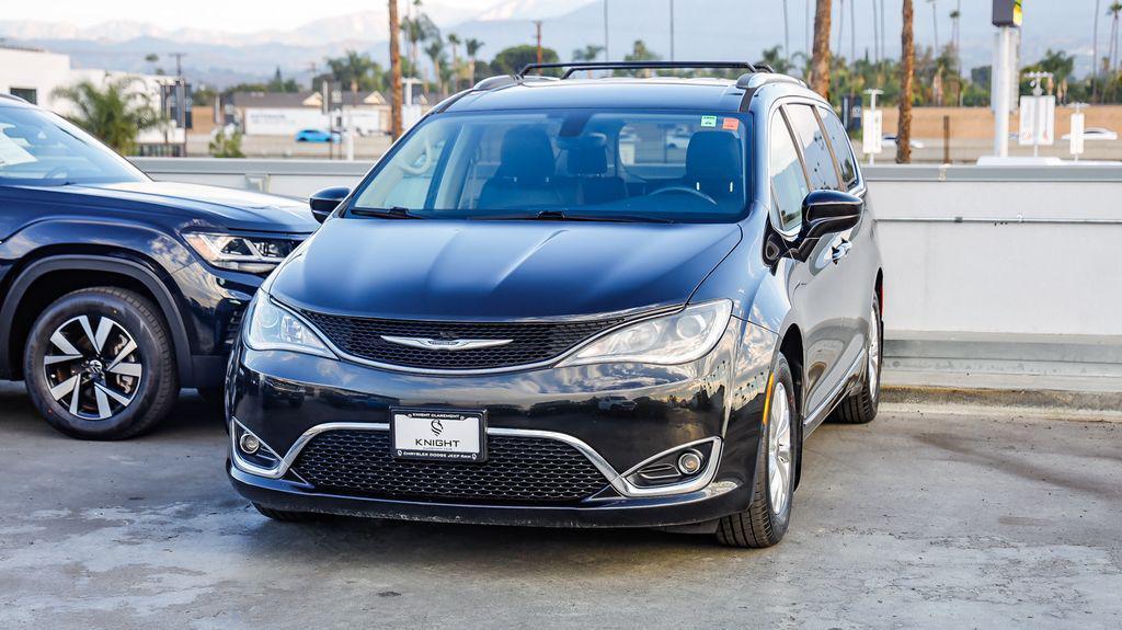 used 2018 Chrysler Pacifica car, priced at $12,795
