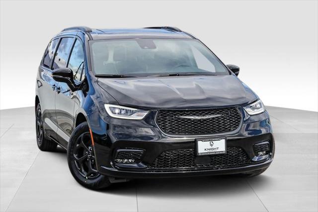 new 2025 Chrysler Pacifica Hybrid car, priced at $44,505