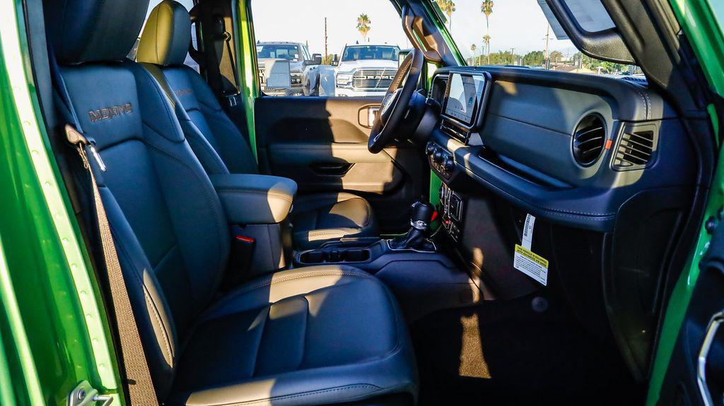 new 2025 Jeep Gladiator car, priced at $51,127