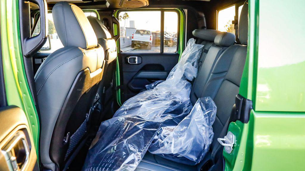 new 2025 Jeep Gladiator car, priced at $51,127