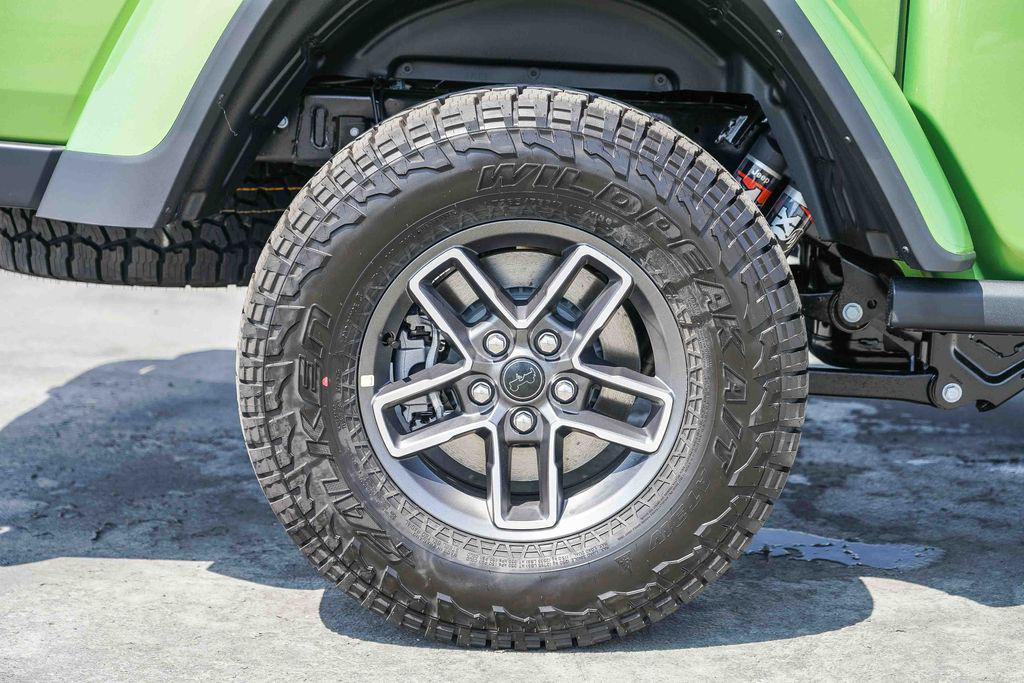 new 2025 Jeep Gladiator car, priced at $45,430