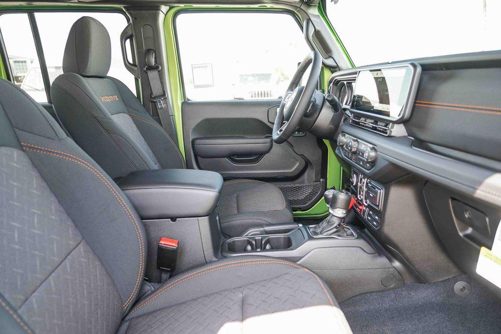 new 2025 Jeep Gladiator car, priced at $45,430