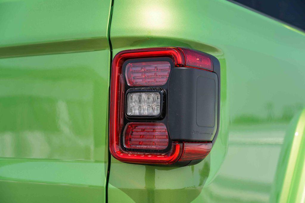 new 2025 Jeep Gladiator car, priced at $45,430