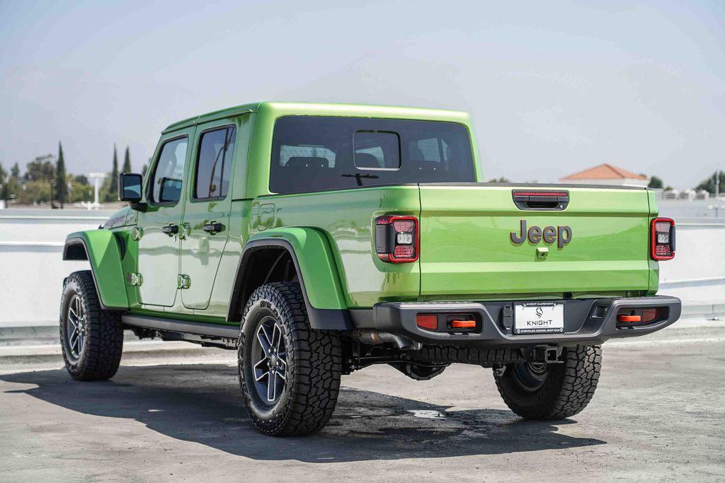 new 2025 Jeep Gladiator car, priced at $45,430
