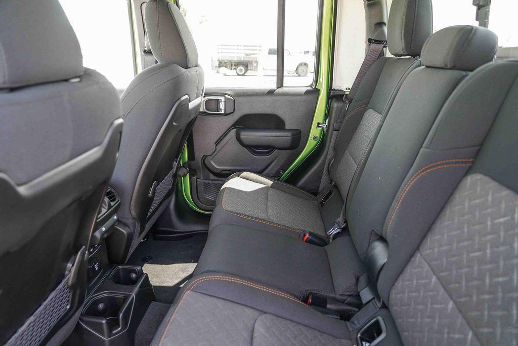 new 2025 Jeep Gladiator car, priced at $45,430