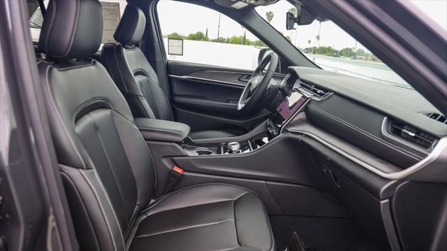 new 2025 Jeep Grand Cherokee car, priced at $39,470