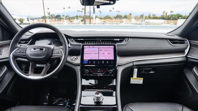 new 2025 Jeep Grand Cherokee car, priced at $40,220