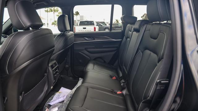 new 2025 Jeep Grand Cherokee car, priced at $40,220