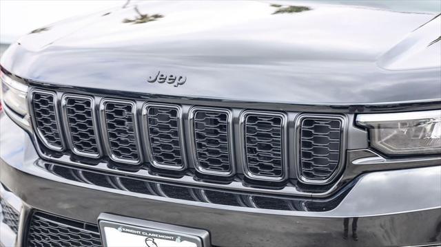 new 2025 Jeep Grand Cherokee car, priced at $40,220