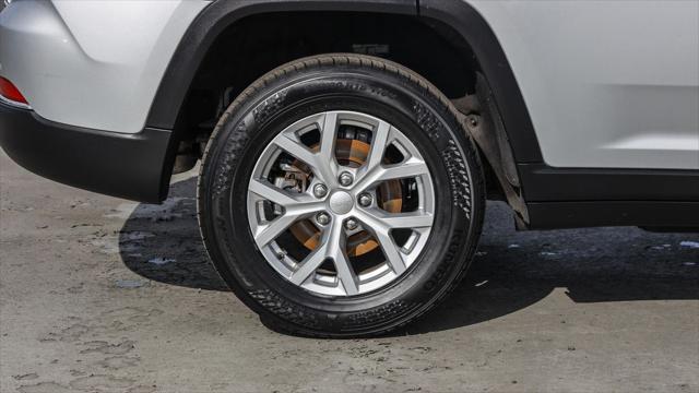 used 2023 Jeep Grand Cherokee car, priced at $24,295