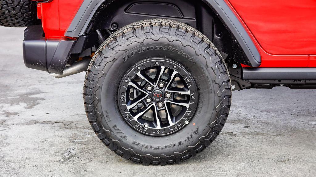 new 2025 Jeep Wrangler car, priced at $51,612