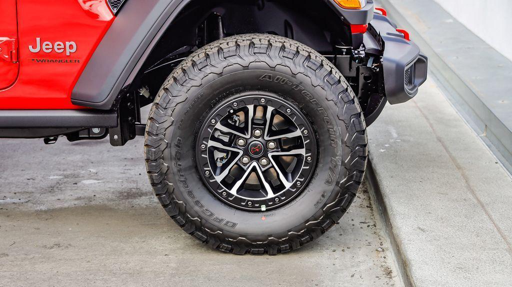 new 2025 Jeep Wrangler car, priced at $51,612