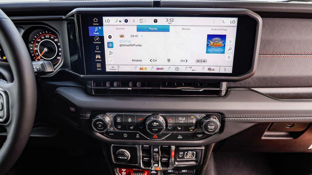 new 2025 Jeep Wrangler car, priced at $51,612