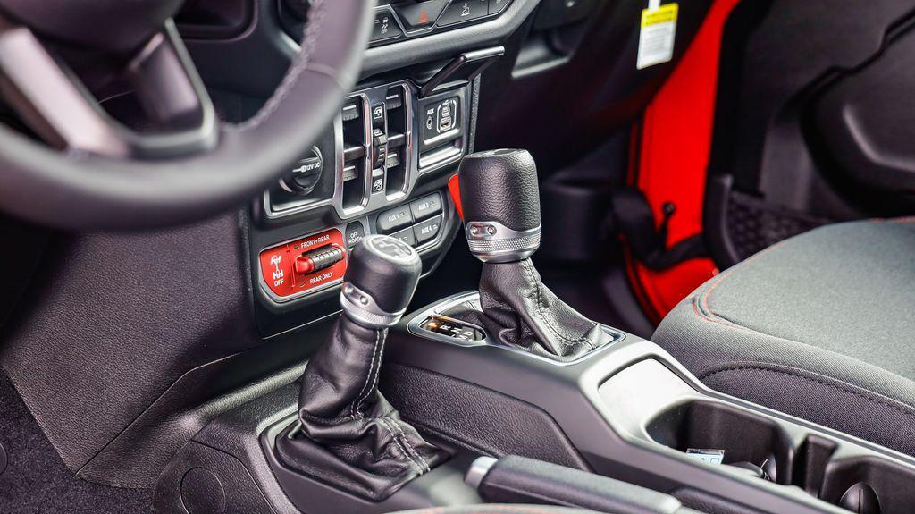 new 2025 Jeep Wrangler car, priced at $51,612