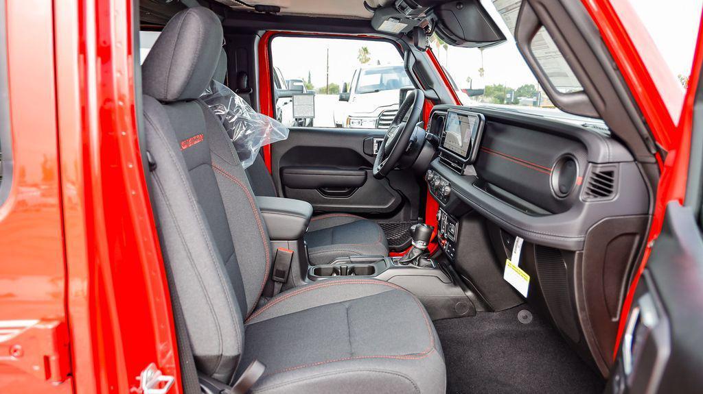 new 2025 Jeep Wrangler car, priced at $51,612