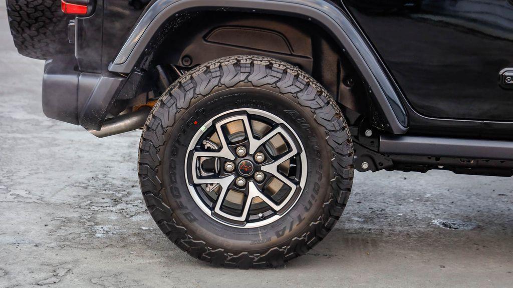 new 2025 Jeep Wrangler car, priced at $53,474